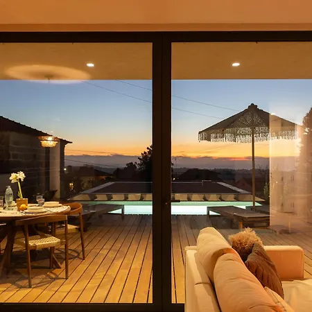 Yuna - Ultimate Surf Villa Viana do Castelo