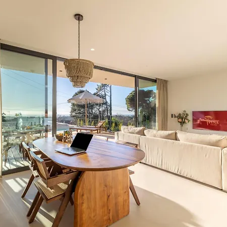 Yuna - Ultimate Surf Villa