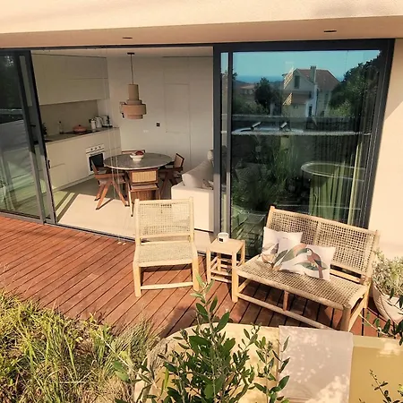 Yuna - Ultimate Surf Villa *