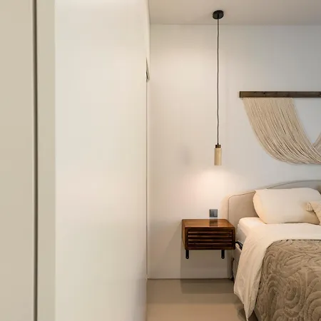 Yuna - Ultimate Surf Villa *