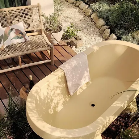 Yuna - Ultimate Surf Villa